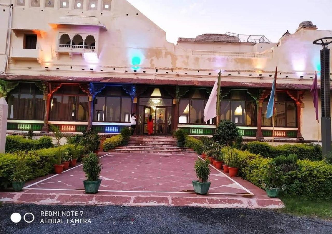 Hotel MPT Sheesh Mahal, Orchha Exterior foto