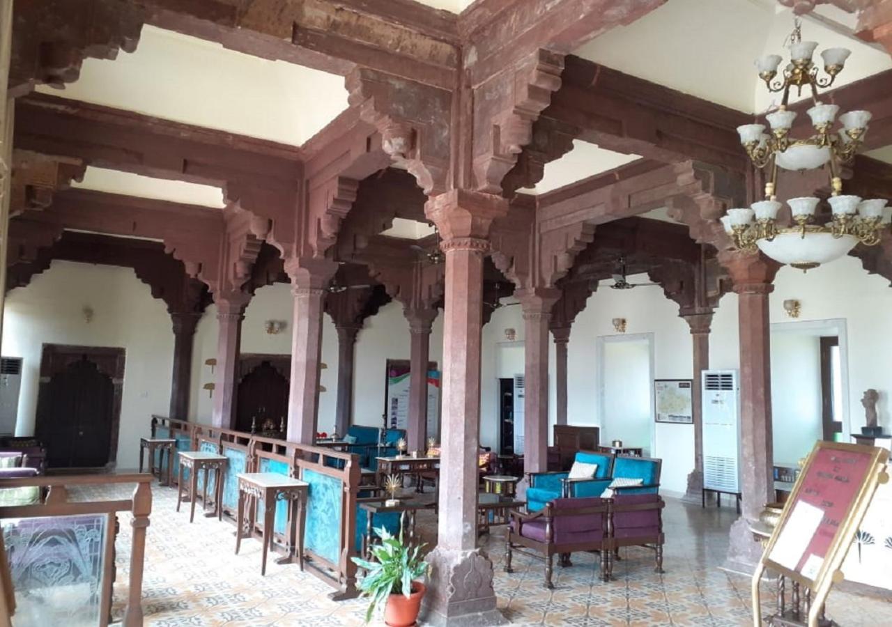 Hotel MPT Sheesh Mahal, Orchha Exterior foto