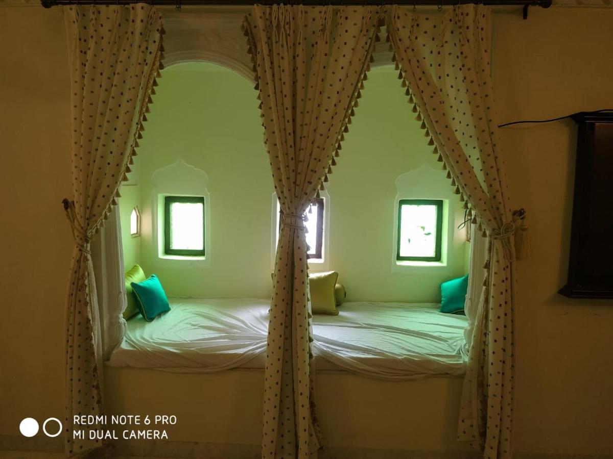 Hotel MPT Sheesh Mahal, Orchha Exterior foto
