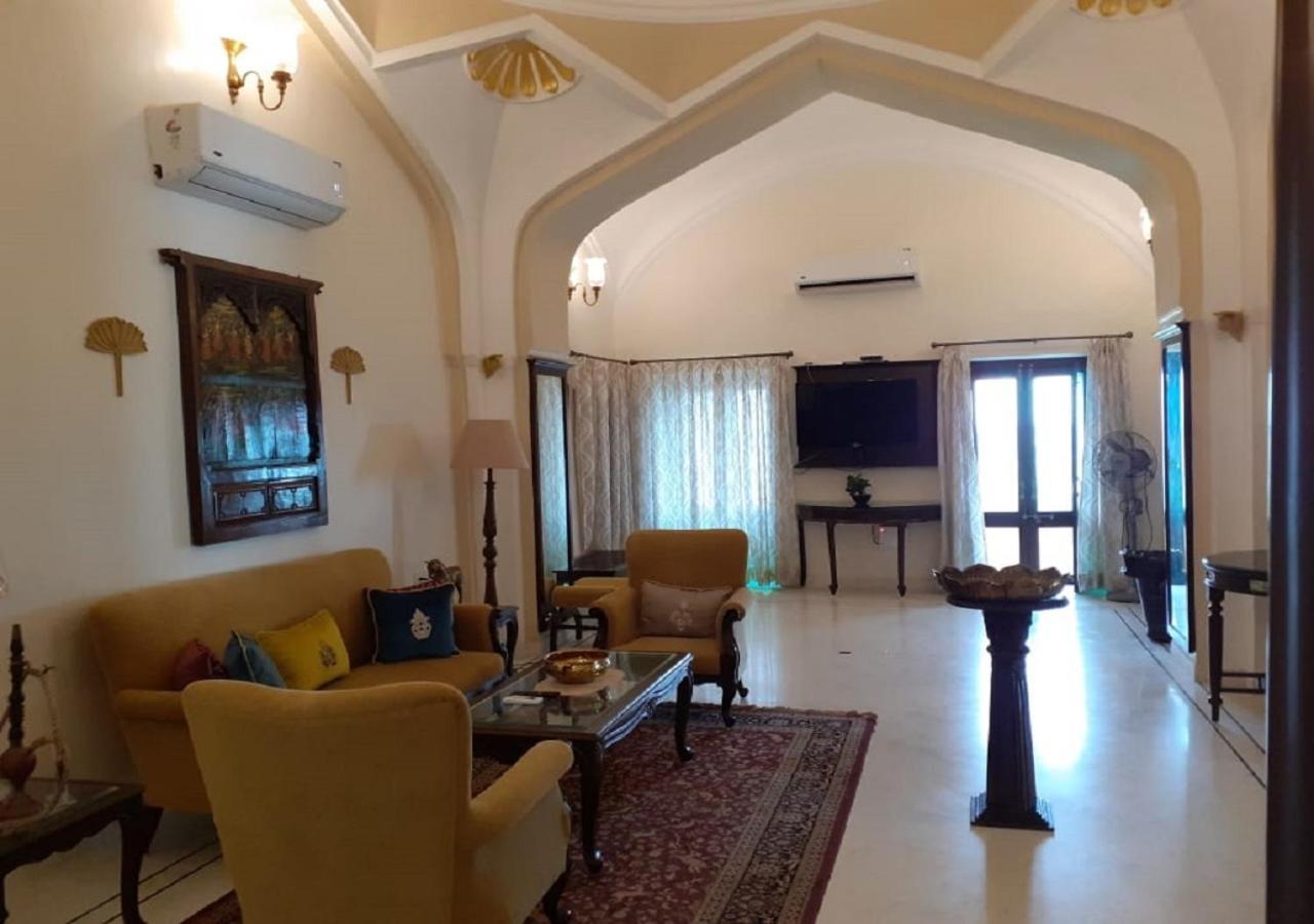 Hotel MPT Sheesh Mahal, Orchha Exterior foto