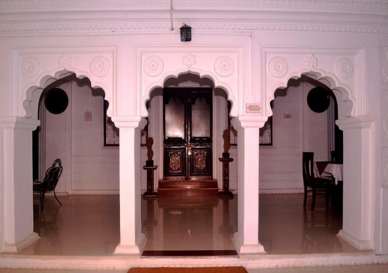 Hotel MPT Sheesh Mahal, Orchha Exterior foto