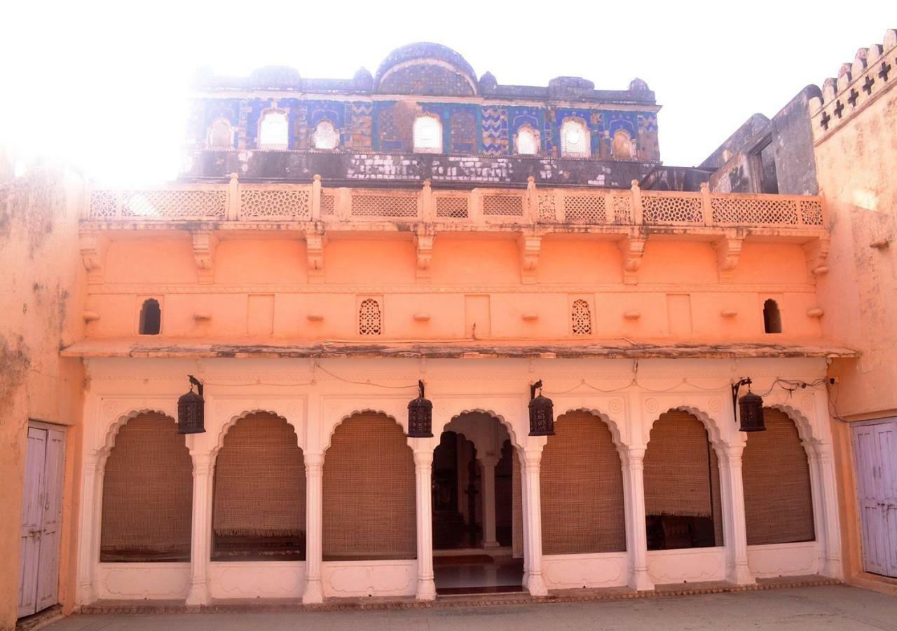 Hotel MPT Sheesh Mahal, Orchha Exterior foto